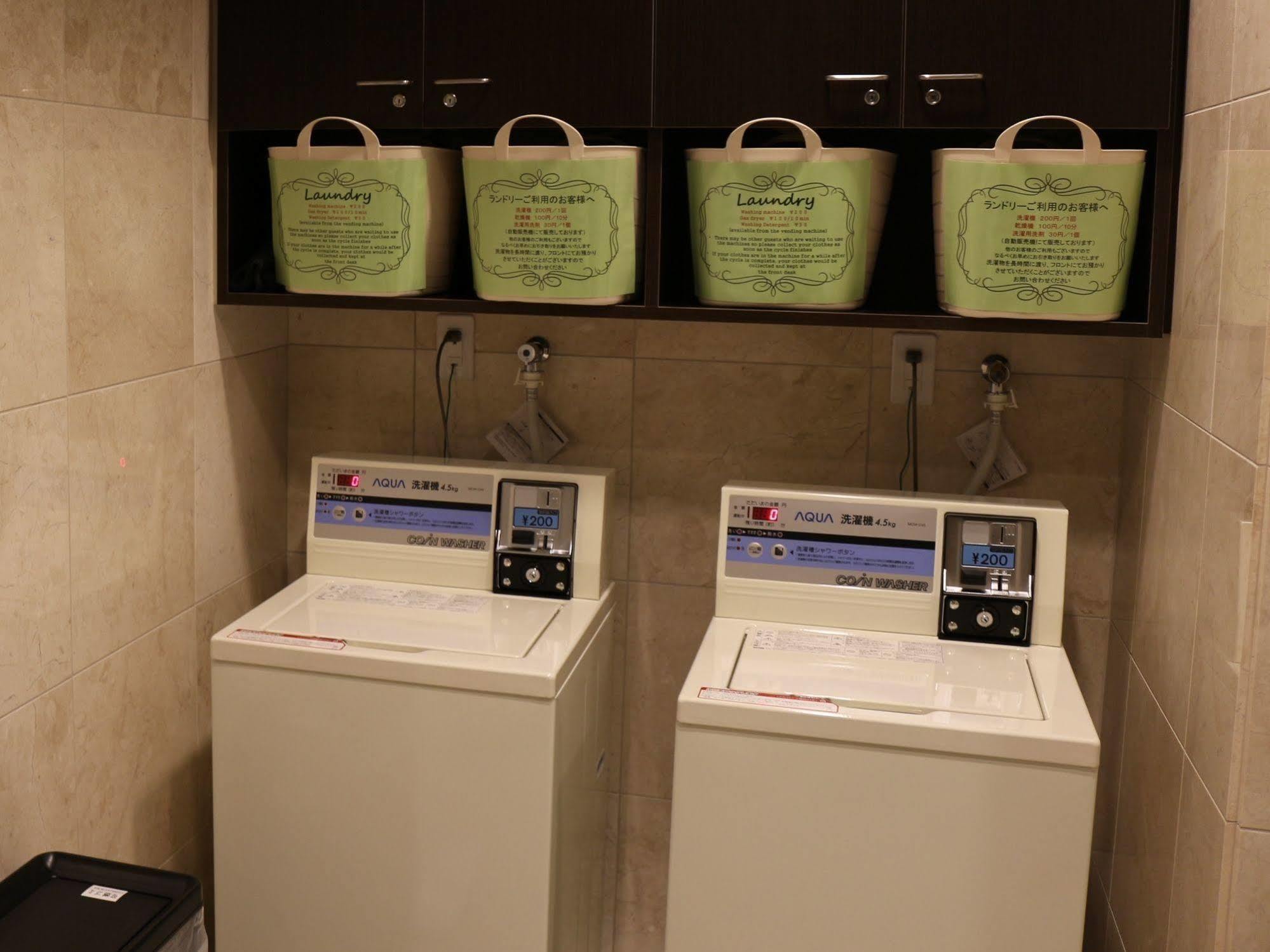 Toyoko Inn Osaka Semba Higashi Exteriör bild